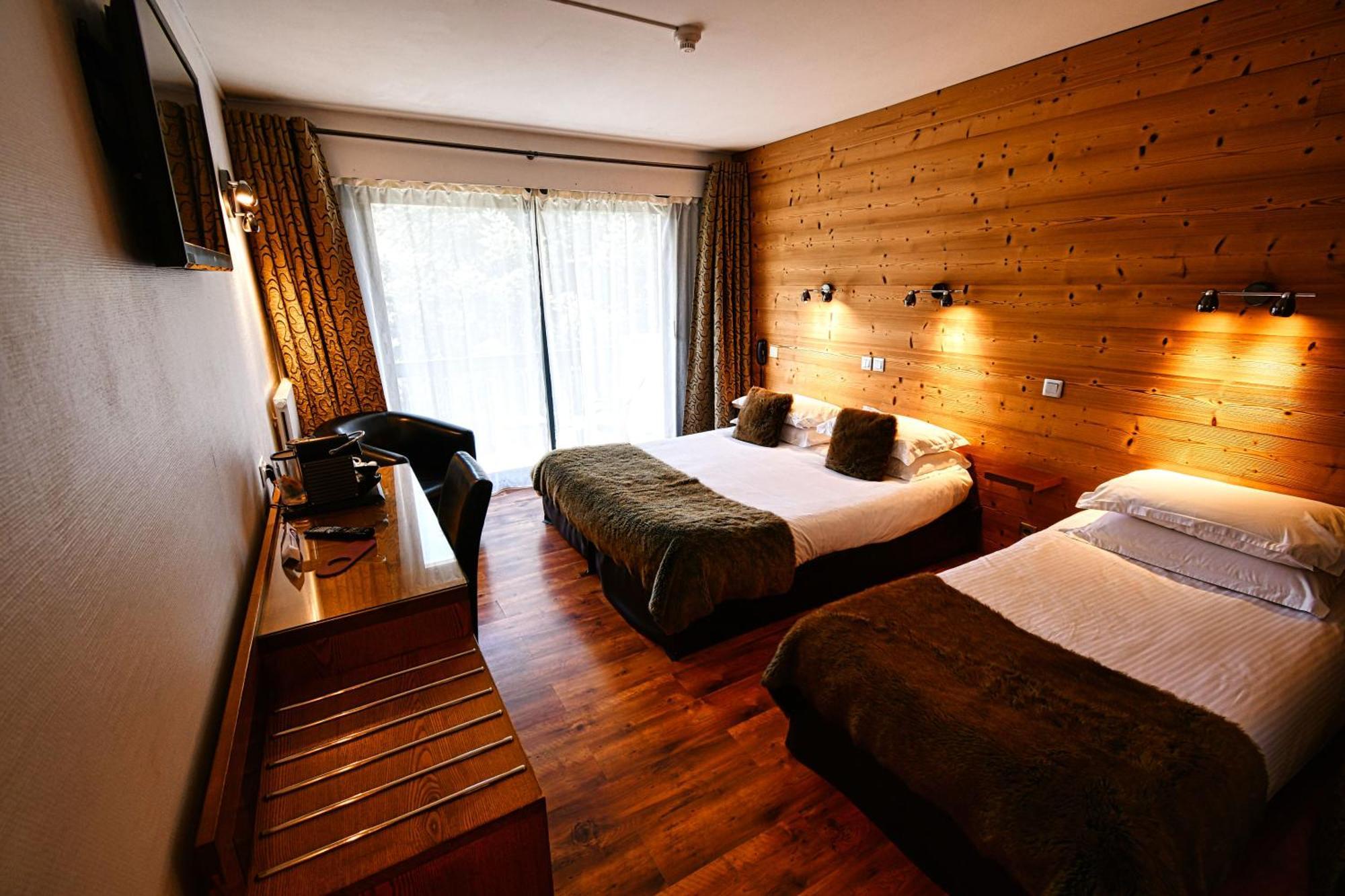 Hotel Edelweiss Briancon  Bagian luar foto