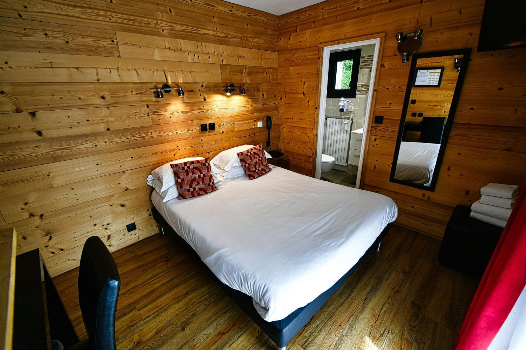 Hotel Edelweiss Briancon  Bagian luar foto