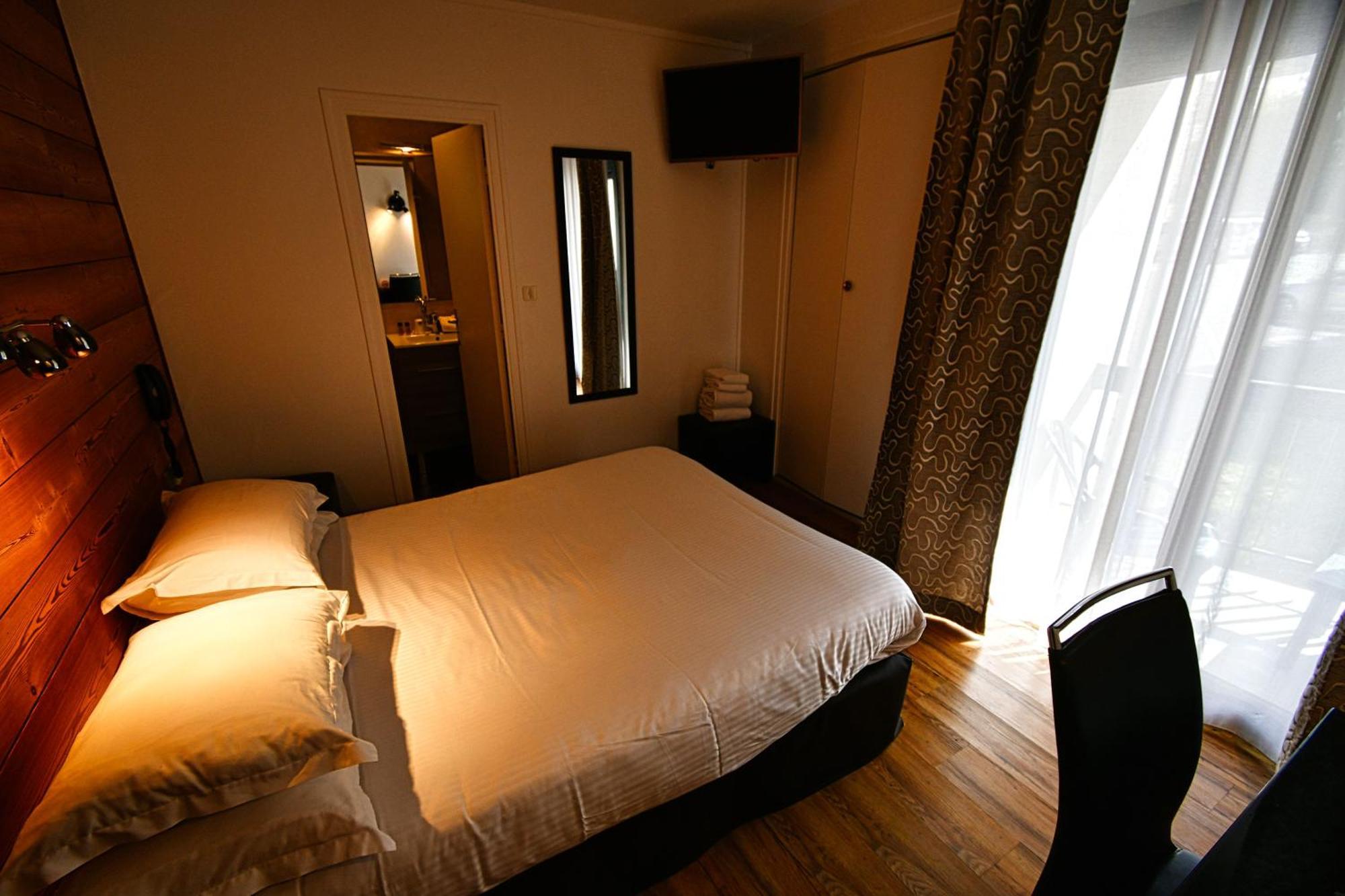 Hotel Edelweiss Briancon  Bagian luar foto